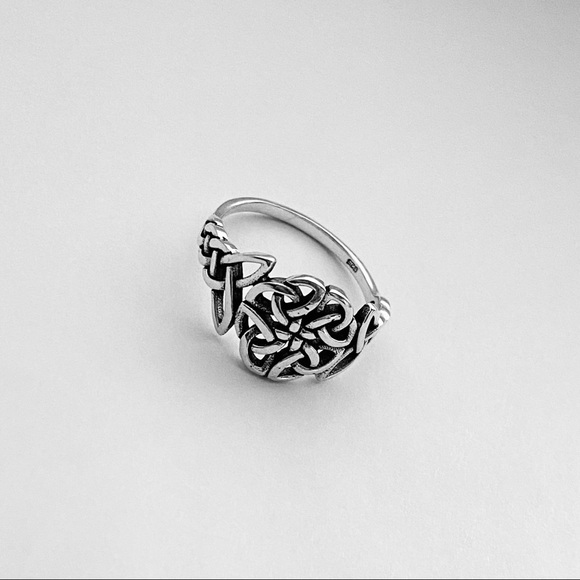 Sterling Silver Trinity Weave Celtic Ring, Triquetra Rings, Love Knots Jewelry - Picture 11 of 11